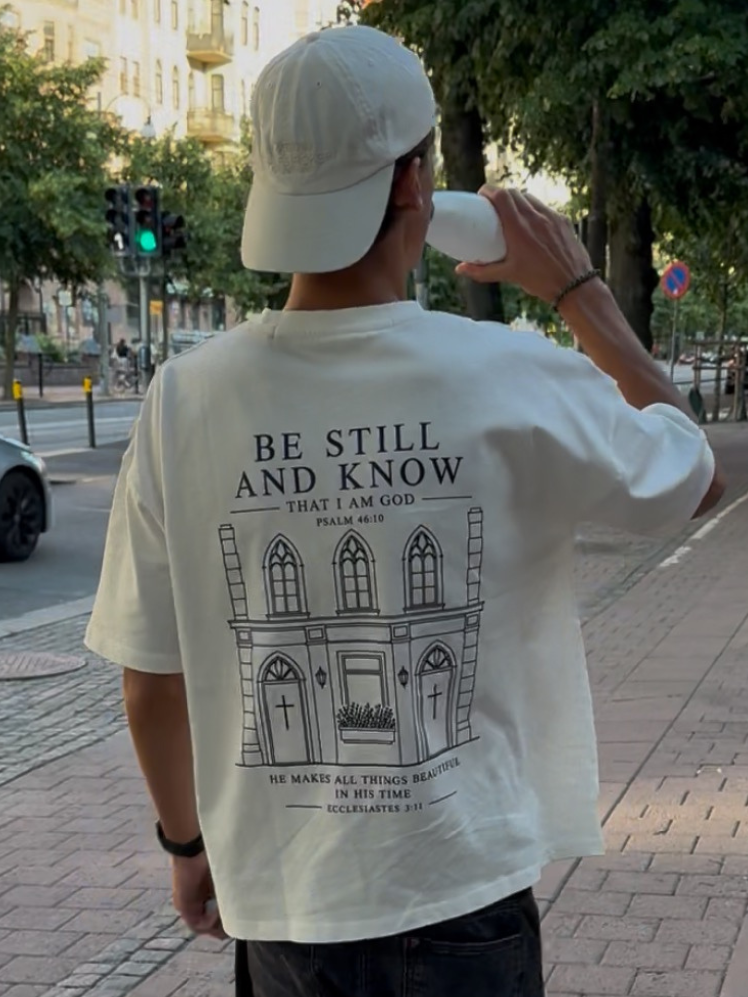 BE STILL - T-SHIRT - UNISEX