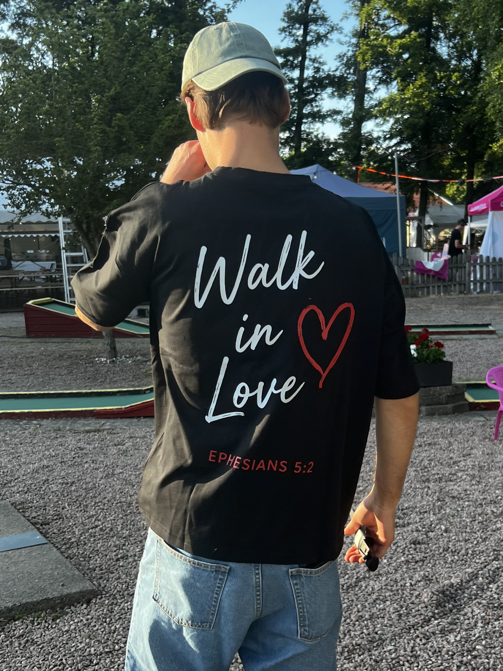 WALK IN LOVE - T-SHIRT - UNISEX