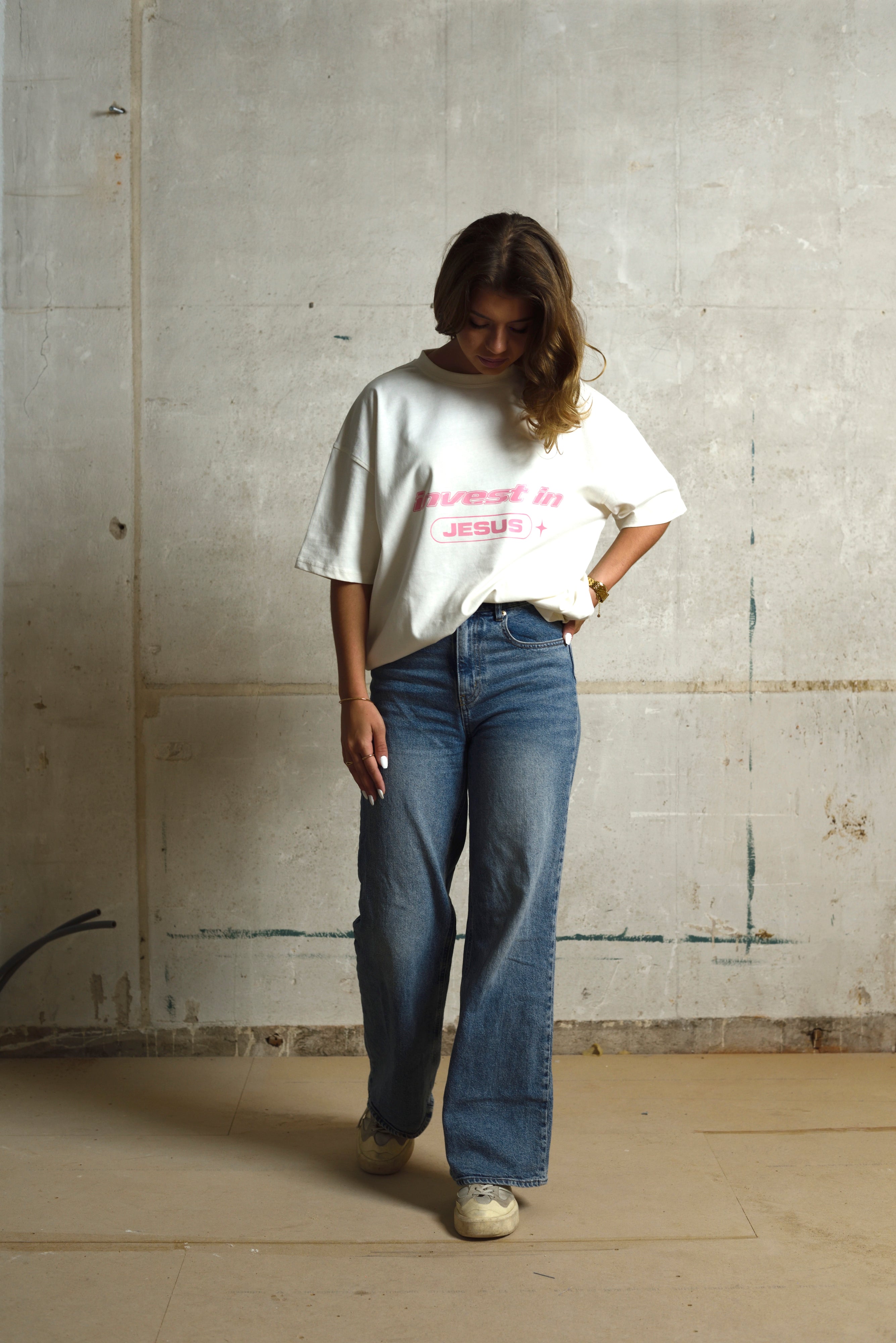 INVEST IN JESUS - T-SHIRT - UNISEX