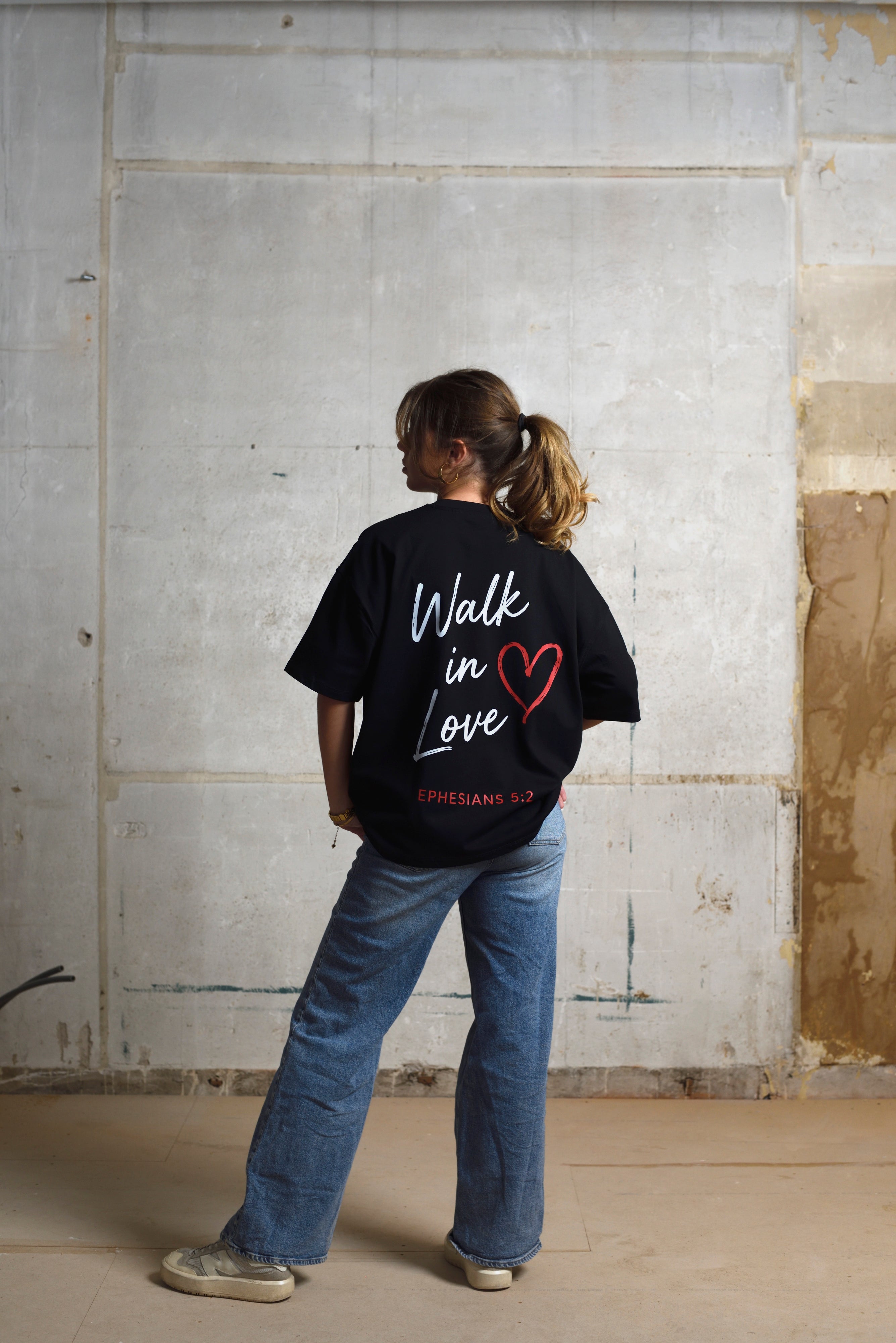 WALK IN LOVE - T-SHIRT - UNISEX